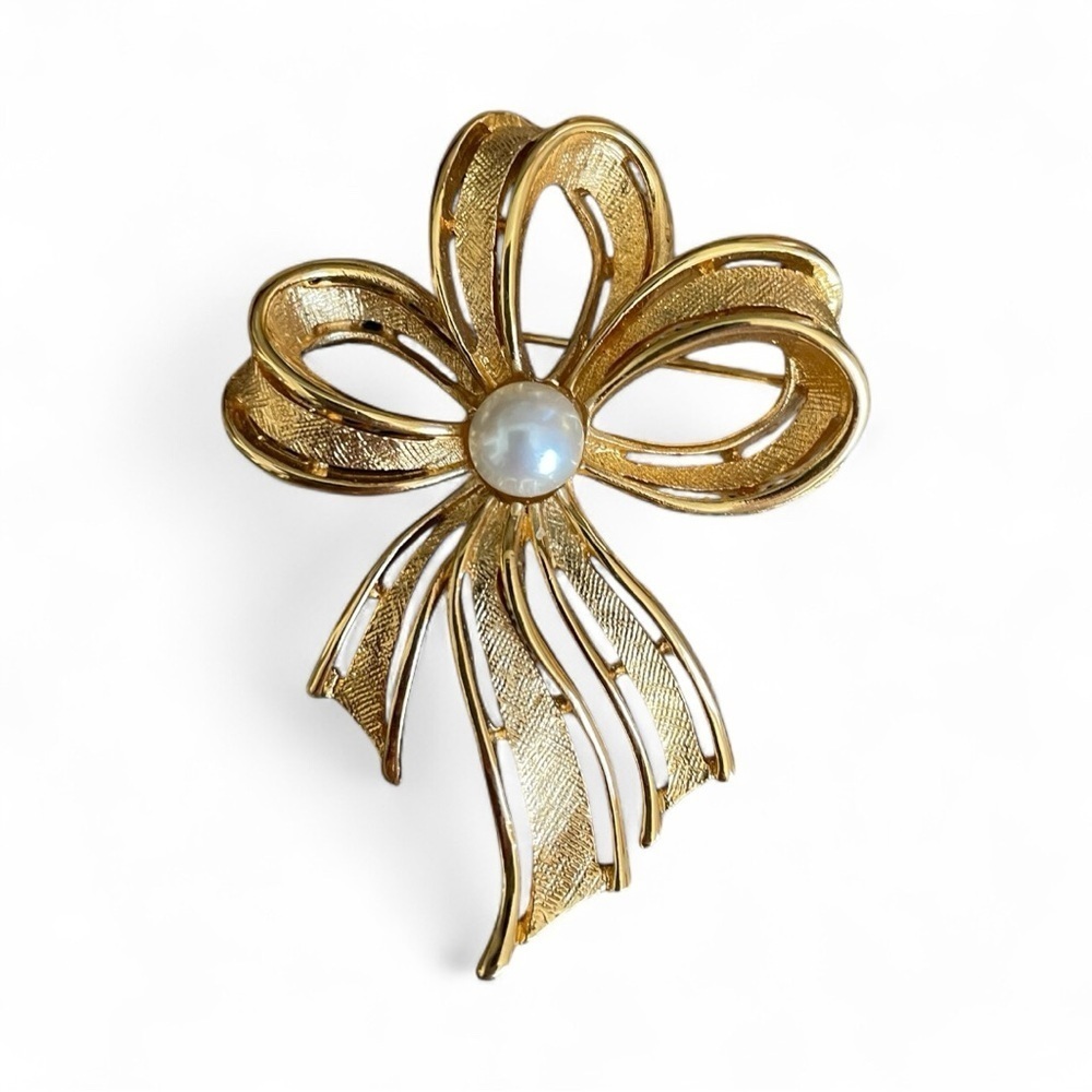 Napier Gold Bow Brooch with Pearl Accent, Vintage Bridal Feminine